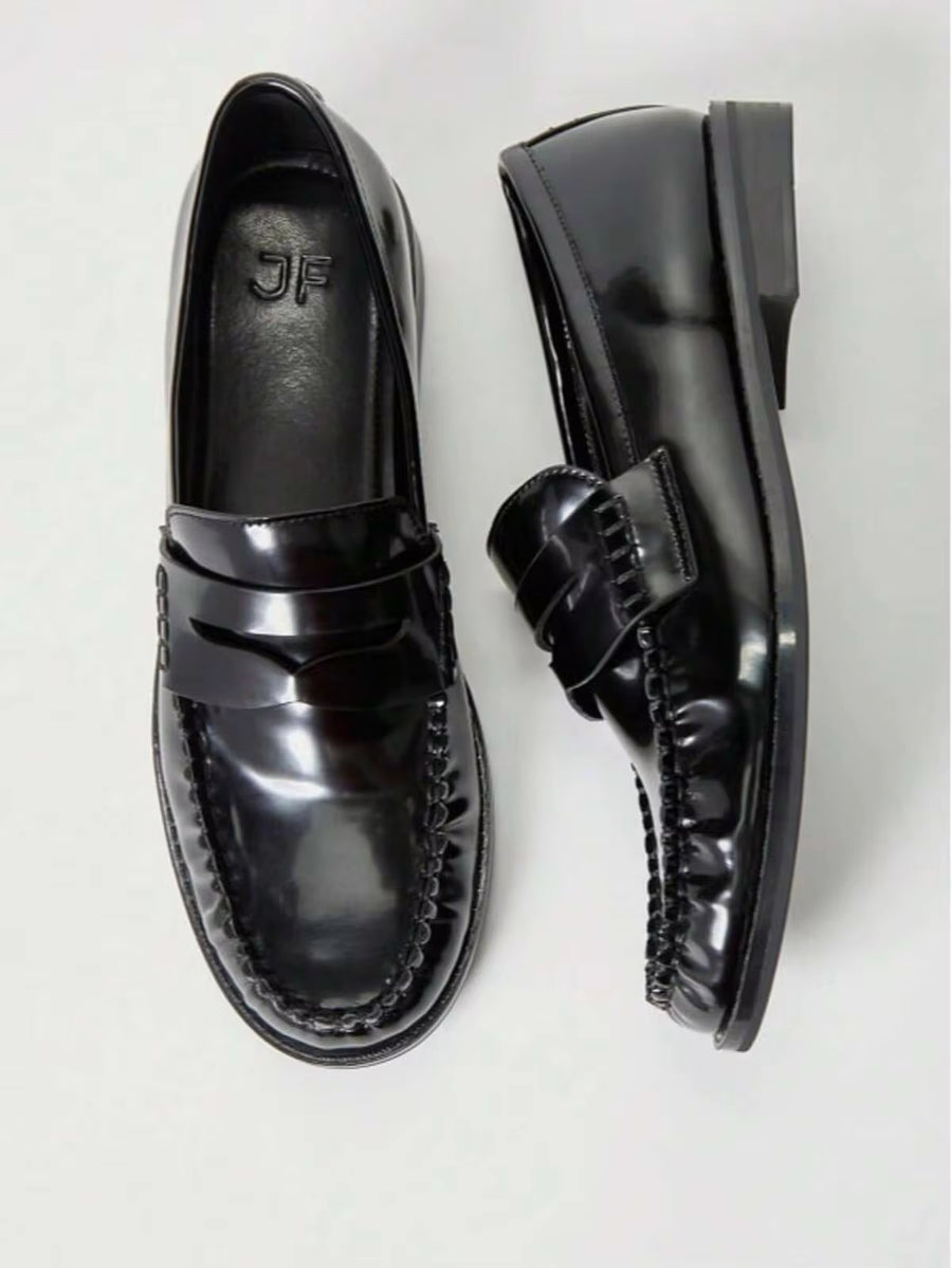 Women's Black Pocket Flap Moccasin Loafers, Round Toe